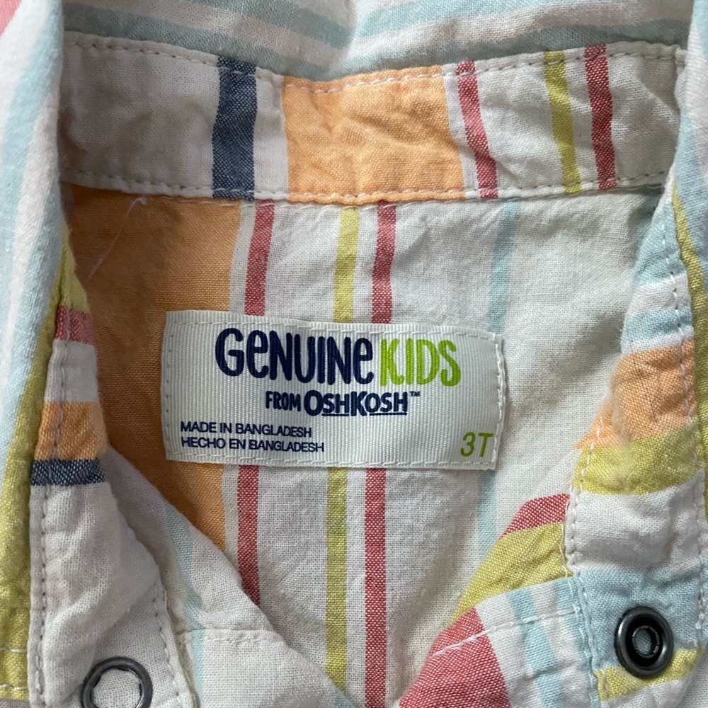 OshKosh: size 3T, short-sleeved button down - Picture 3 of 4